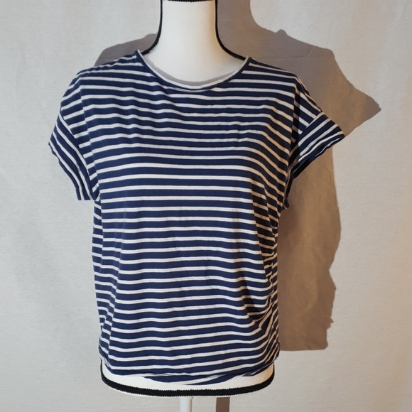 Vineyard Vines Crop Top - Picture 1 of 5